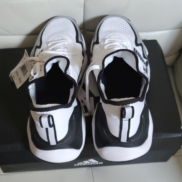 Adidas Shoes Men 11.5-Women 12.5 - Picture 4 of 7